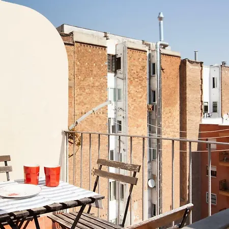 Apartmán 3 Bedrooms Centric Flat With Terrace And A/c *